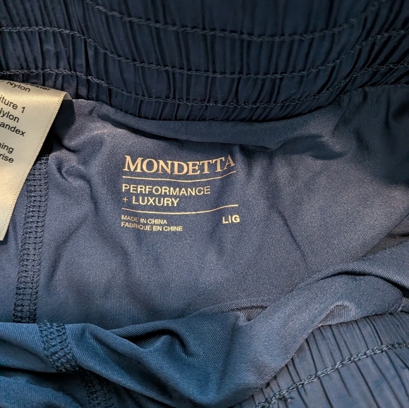 Bundle Athletic Work Out Shorts Size Large Qty. 2 - Picture 3 of 5